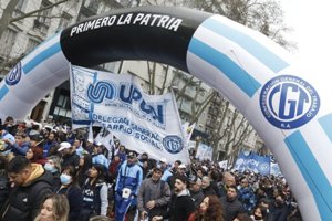 http://www.lacorameco.com.ar/imagenes/CGT_Moviliza.jpeg
