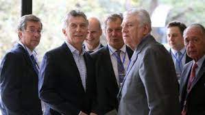 http://www.lacorameco.com.ar/imagenes/Macri_Rural.jpg