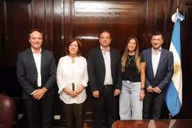 http://www.lacorameco.com.ar/imagenes/Senadores-rompen.jpg