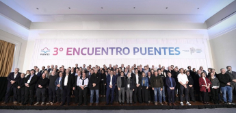 http://www.lacorameco.com.ar/imagenes/axel_puentes.jpg