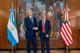 http://www.lacorameco.com.ar/imagenes/bessent-caputo.jpg