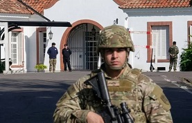 http://www.lacorameco.com.ar/imagenes/casa_militar.jpg