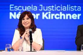 http://www.lacorameco.com.ar/imagenes/cfk_escuela.jpg