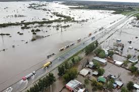 http://www.lacorameco.com.ar/imagenes/inundacion1.jpg