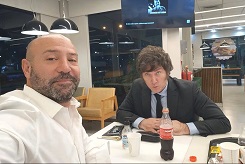 http://www.lacorameco.com.ar/imagenes/milei_spag5.jpg