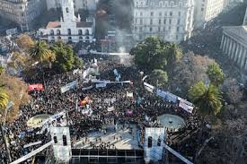 http://www.lacorameco.com.ar/imagenes/plaza_cfk.jpg